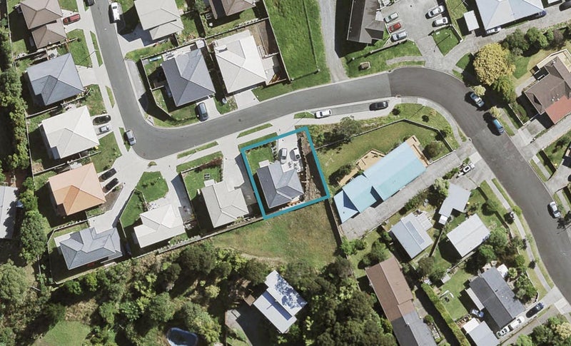 24 Denver Avenue, Sunnyvale, Auckland - Carousel 1