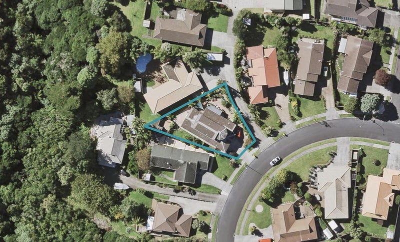 19 Pinewood Grove, Botany Downs, Auckland - Carousel 1