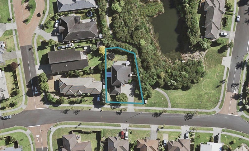 27 Aberdeen Crescent, Wattle Downs, Auckland - Carousel 1