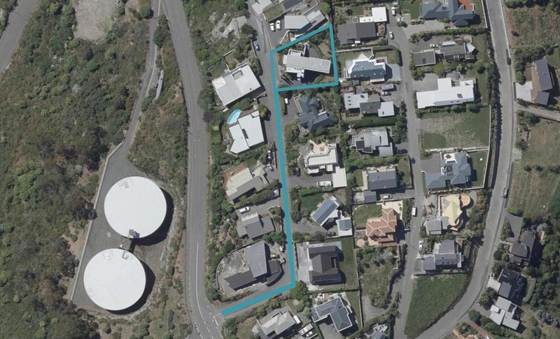 10 Inverness Lane, Redcliffs, Christchurch - Carousel 1