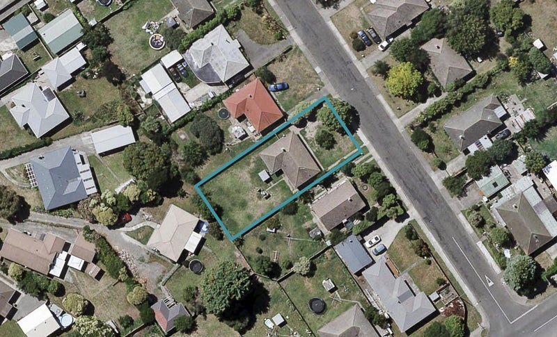 1235 Cunningham Crescent, Mayfair, Hastings - Carousel 1