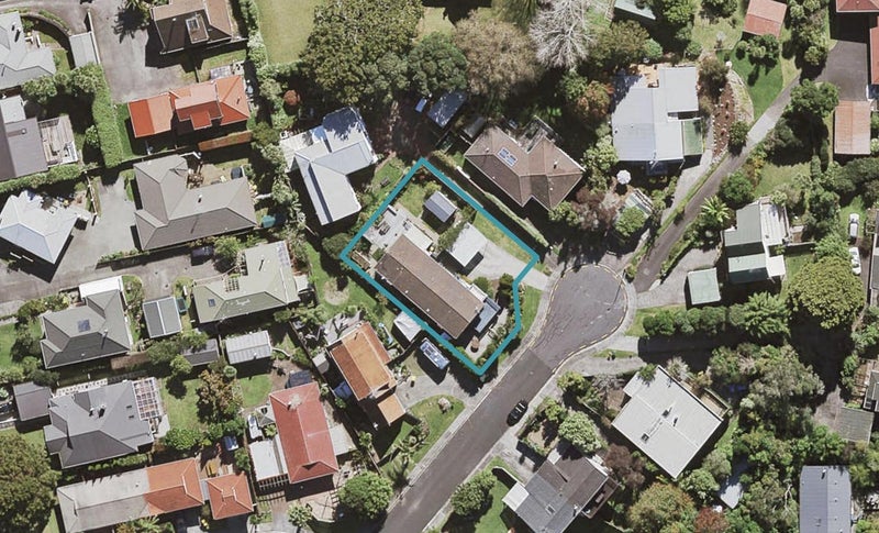 1/4 Titiwai Place, Birkenhead, Auckland - Carousel 1