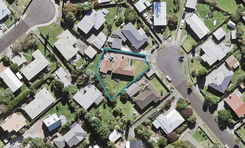 5 Denyer Place, New Lynn, Auckland - Carousel 1
