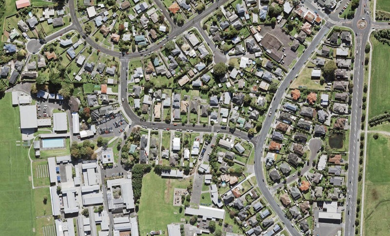 9 Kotuku Street, Te Atatu Peninsula, Auckland - Carousel 1