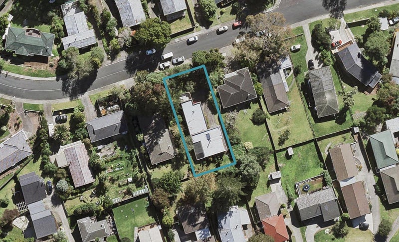1/16 Ayton Drive, Tōtara Vale, Auckland - Carousel 1