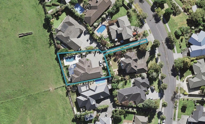 64 Te Wharau Drive, Greenhithe, Auckland - Carousel 1