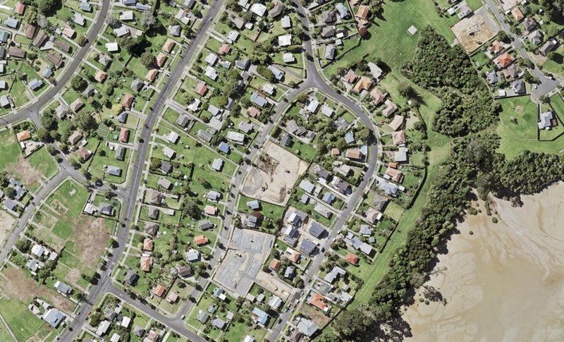10A Lyndhurst Street, Wai o Taiki Bay, Auckland - Carousel 1