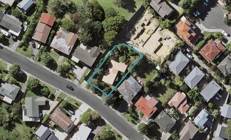 12 Lavery Place, Sunnynook, Auckland - Carousel 1