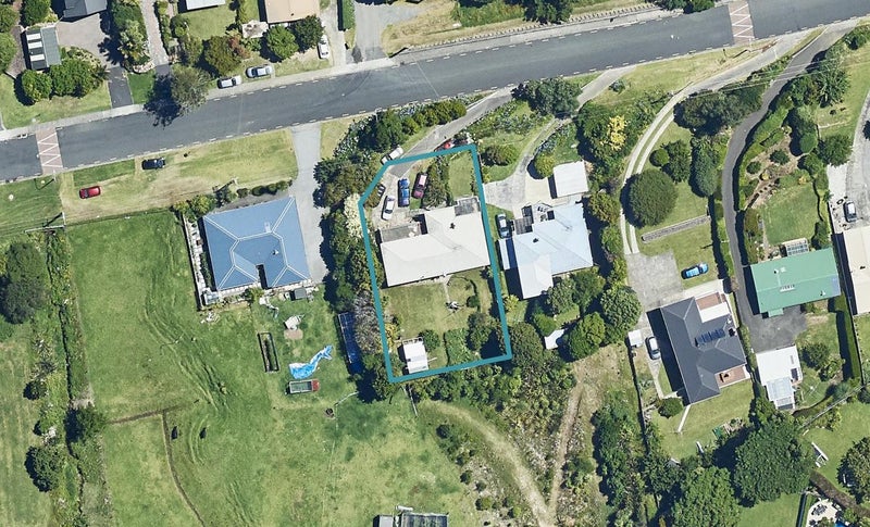24 Sutherland Road, Brookfield, Tauranga - Carousel 1
