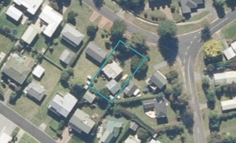 4 Ogilvie Road, Taupo - Carousel 1