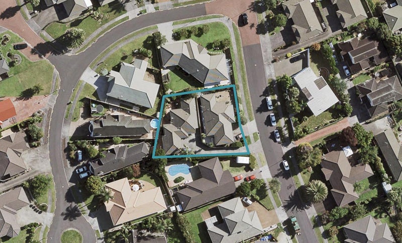 2/11 Stewart Gibson Place, Manurewa, Auckland - Carousel 1