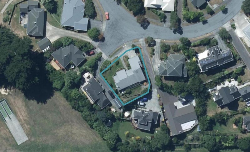 43 Saunders Close, Whitby, Porirua - Carousel 1