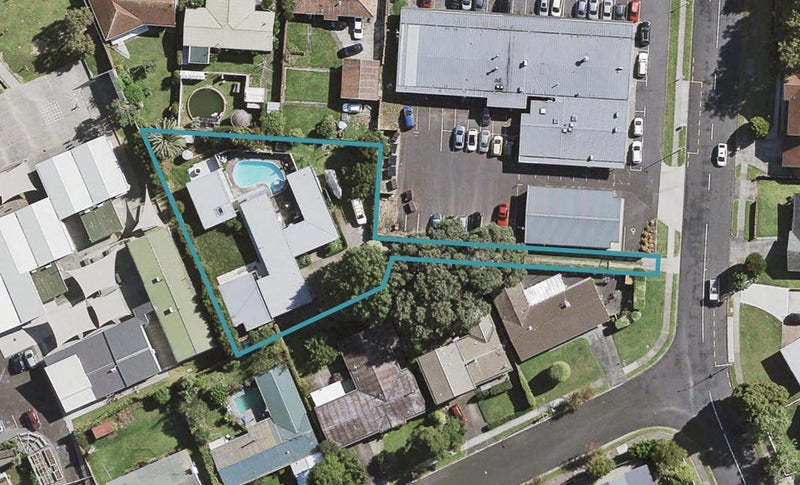 30 Dennis Ave, Hill Park, Auckland - Carousel 1