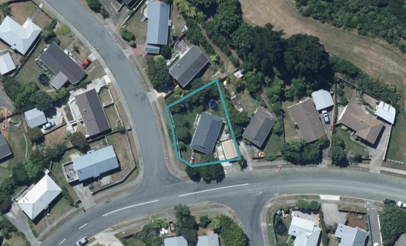 21 Adventure Drive, Whitby, Porirua - Carousel 1