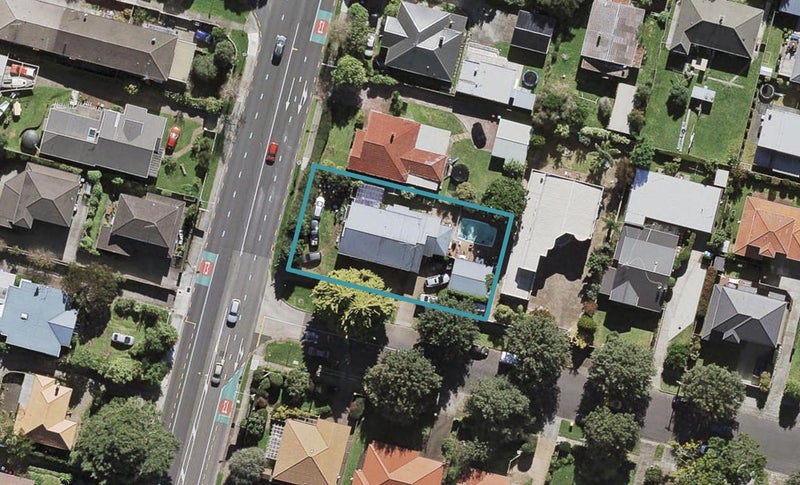 84 Pah Road, Royal Oak, Auckland - Carousel 1