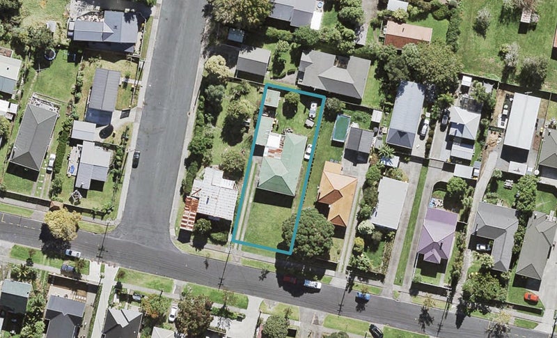 84 Beach Haven Road, Beach Haven, Auckland - Carousel 1