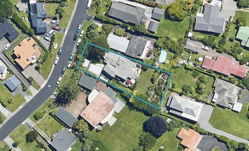 19 Grand Vue Road, Kawaha Point, Rotorua - Carousel 1