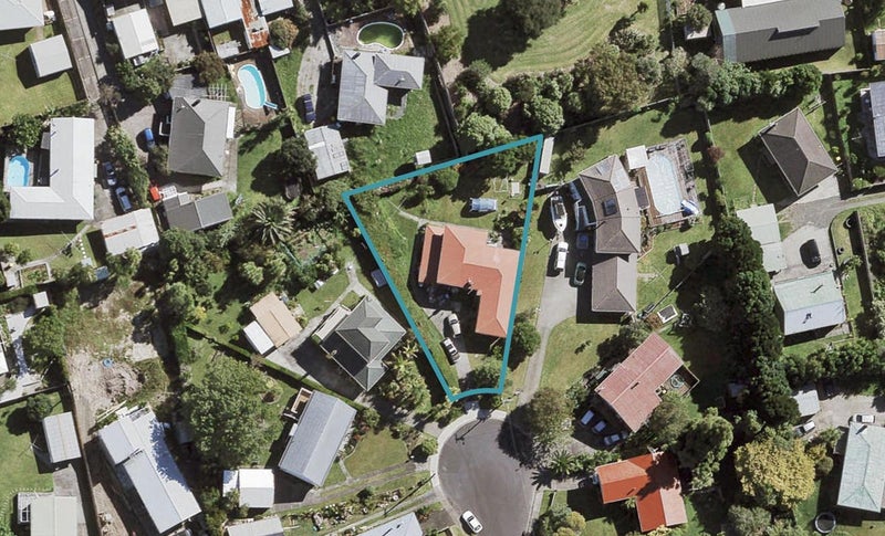 15 Gaede Terrace, Sunnyvale, Auckland - Carousel 1