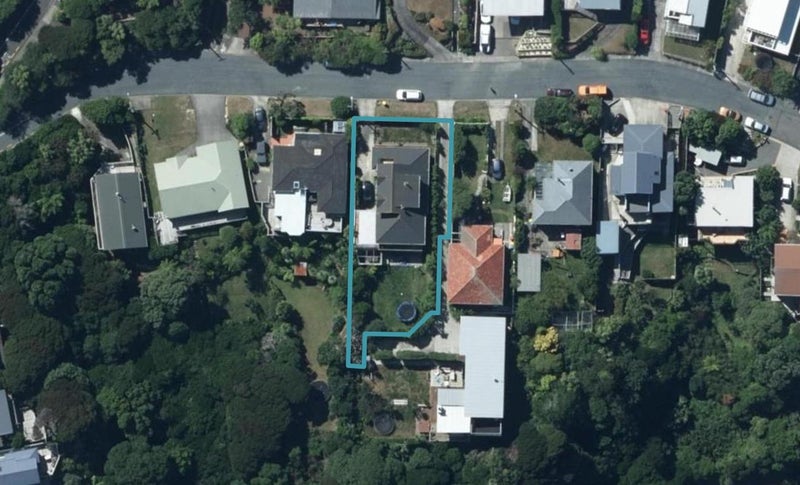 8 Corlett Road, Plimmerton, Porirua - Carousel 1