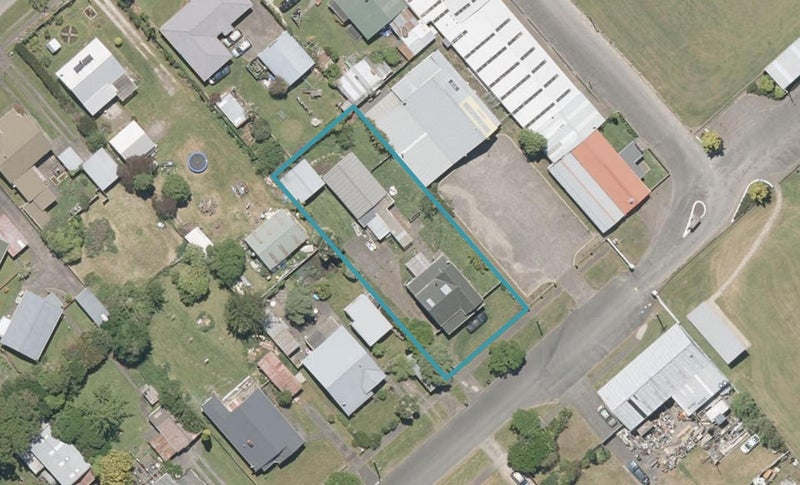 15 Wilkie Street, Whanganui East, Whanganui - Carousel 1