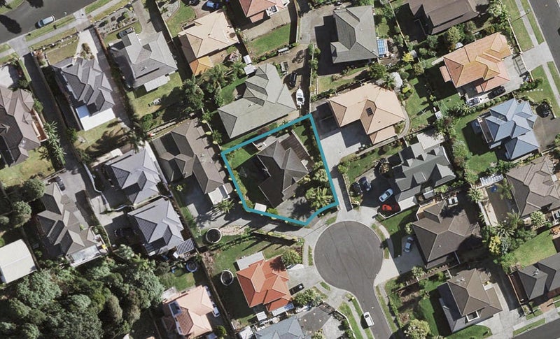 8 Figtree Terrace, Goodwood Heights, Auckland - Carousel 1