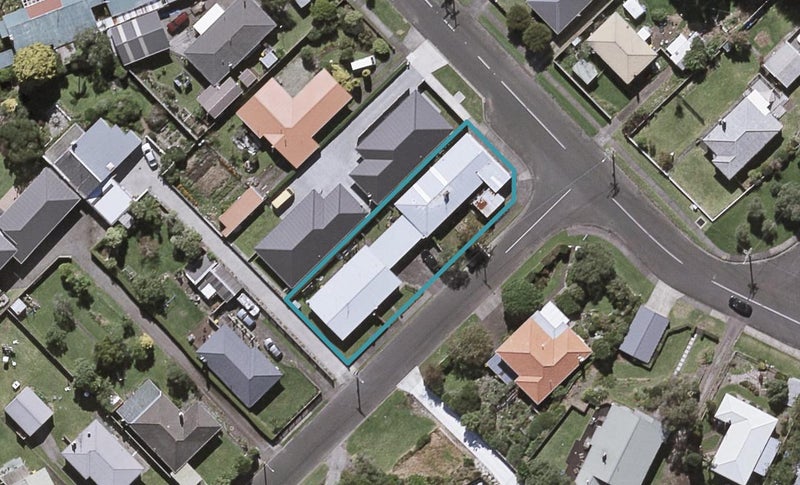 30 Queens Road, Glen Avon, New Plymouth - Carousel 1