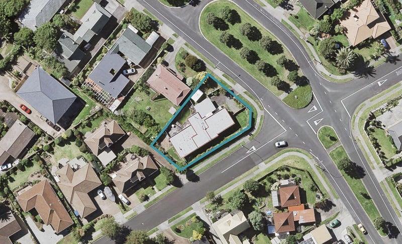 51 Highland Park Drive, Highland Park, Auckland - Carousel 1