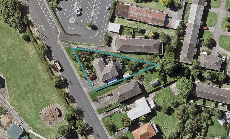218 Queens Road, Panmure, Auckland - Carousel 1