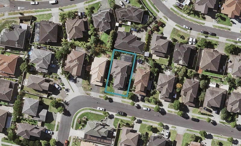 14 Coachman Drive, Flat Bush, Auckland - Carousel 1
