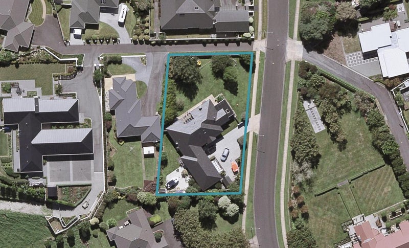 42 Shelter Grove, Frankleigh Park, New Plymouth - Carousel 1
