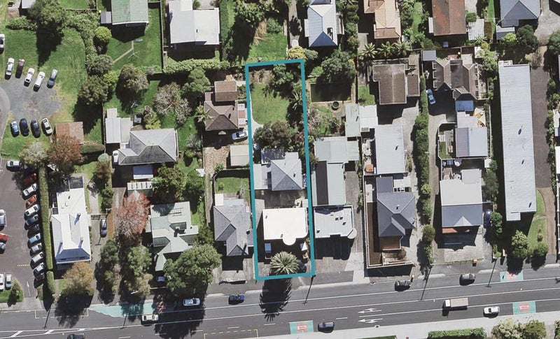 2/227 Onewa Road, Birkenhead, Auckland - Carousel 1