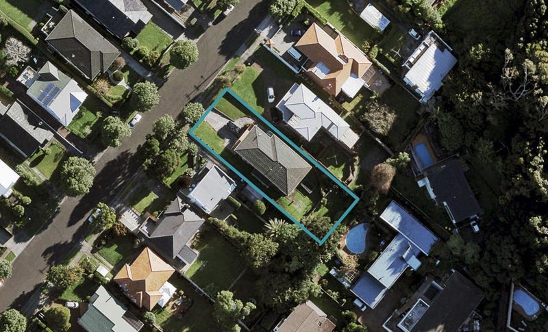 37 Grande Avenue, Mount Albert, Auckland - Carousel 1