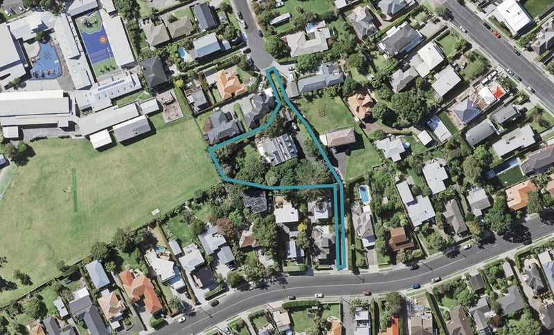 44 Williamson Avenue, Belmont, Auckland - Carousel 1