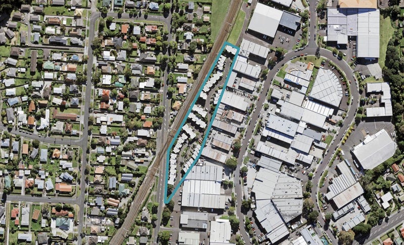 4 Saintly Lane, Avondale, Auckland - Carousel 1