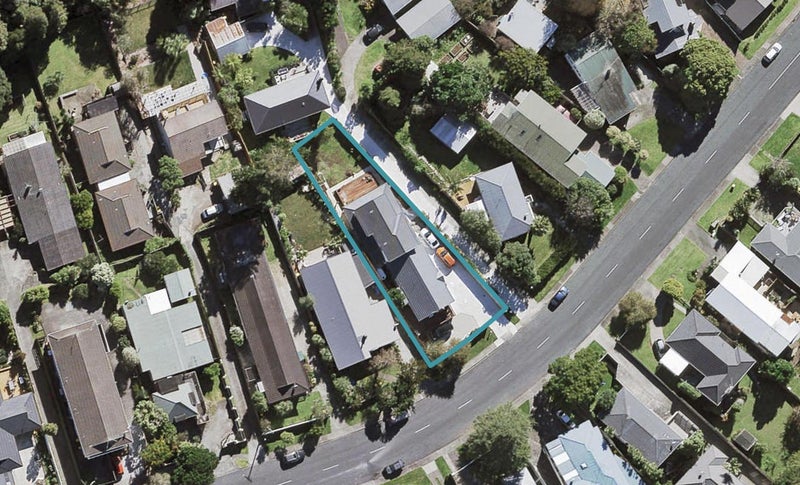 42 Moore Street, Hillcrest, Auckland - Carousel 1
