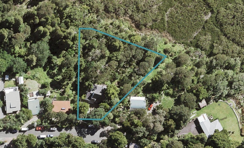 12 Dorothy Road, Laingholm, Auckland - Carousel 1
