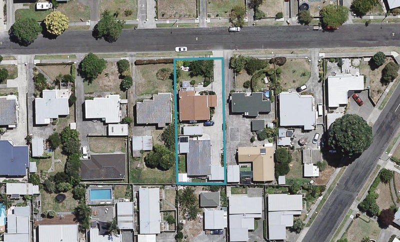 2/8 Sanders Avenue, MAREWA, NAPIER - Carousel 1