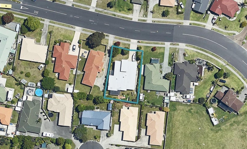 704 Grenada Street, Papamoa Beach, Papamoa - Carousel 1