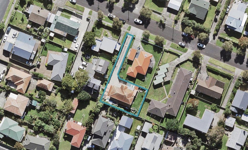 8A Rewa Street, New Lynn, Auckland - Carousel 1