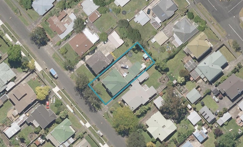 63 Young Street, Whanganui East, Whanganui - Carousel 1