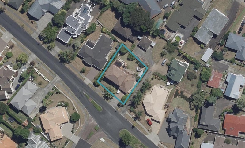 12 Western Heights Drive, Western Heights, Hamilton - Carousel 1
