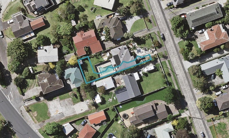 8/14 Kerswill Place, Pakuranga, Auckland - Carousel 1