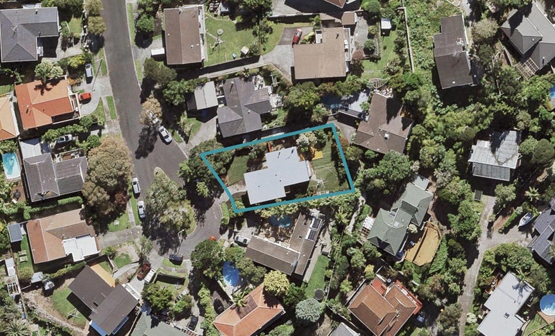 5 Chatswood Grove, Chatswood, Auckland - Carousel 1