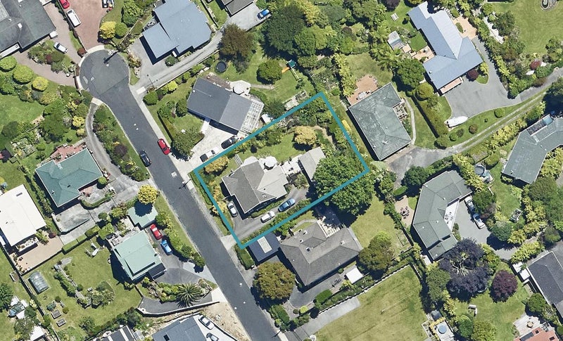 3 Pah Road, Kawaha Point, Rotorua - Carousel 1