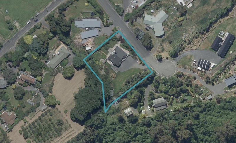 4 Caleb Place, Helensburgh, Dunedin - Carousel 1