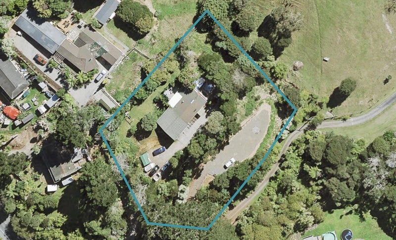 87 Waitakere Road, Waitakere, Auckland - Carousel 1