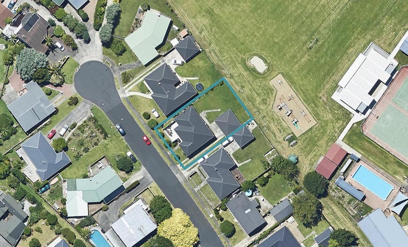 17 Sunset Crescent, Maungatapu, Tauranga - Carousel 1