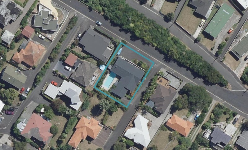 37 Carey Street, Maeroa, Hamilton - Carousel 1