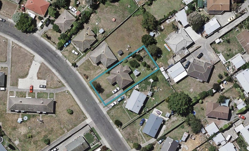1226 Cunningham Crescent, Mayfair, Hastings - Carousel 1