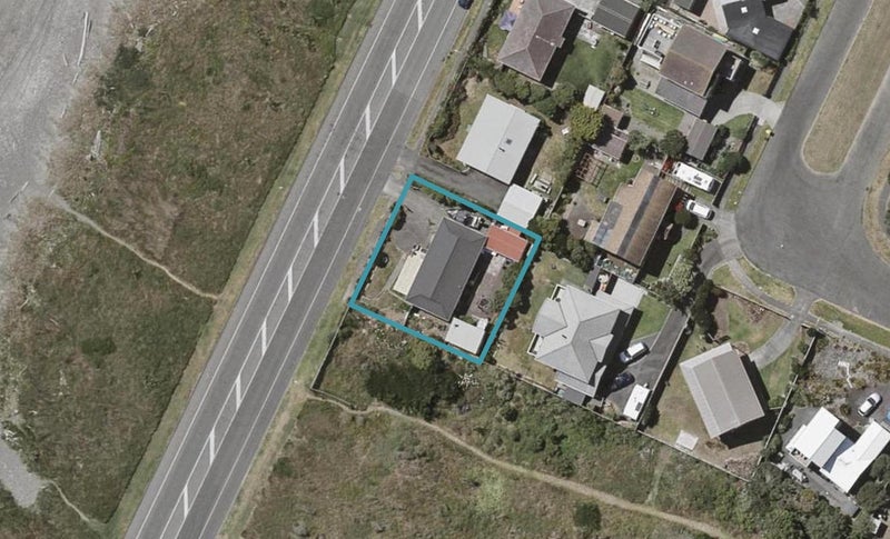 122 Marine Parade, Otaki Beach, Otaki - Carousel 1